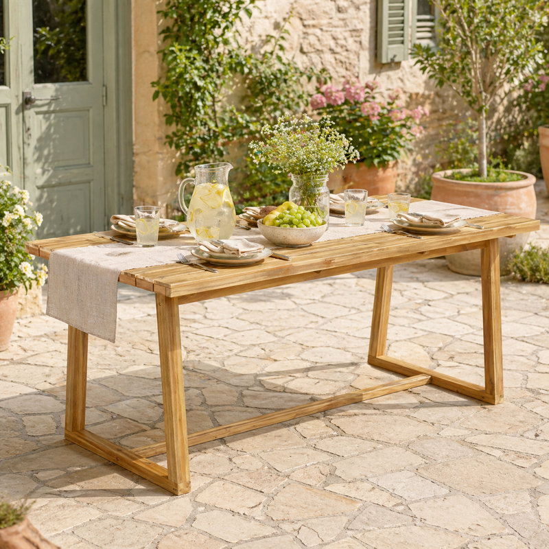  La table de salle à manger rustique en bois d'acacia rustique convient à six personnes, idéales pour les rassemblements de patio et de jardin