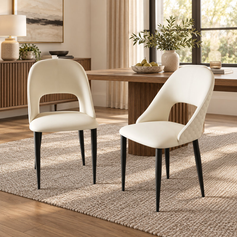 Chaises de salle à manger modernes blanc crème, revêtement en similicuir et pieds en acier noir, chaises de cuisine d'appoint beiges