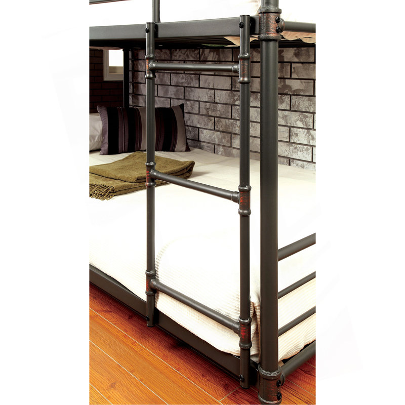 Lit superposé simple au-dessus d'un lit simple au dessus d'un lit simple Structure de style industriel attachée à double échelle Rails de garde supérieurs Structure de tuyau Finition noire antique