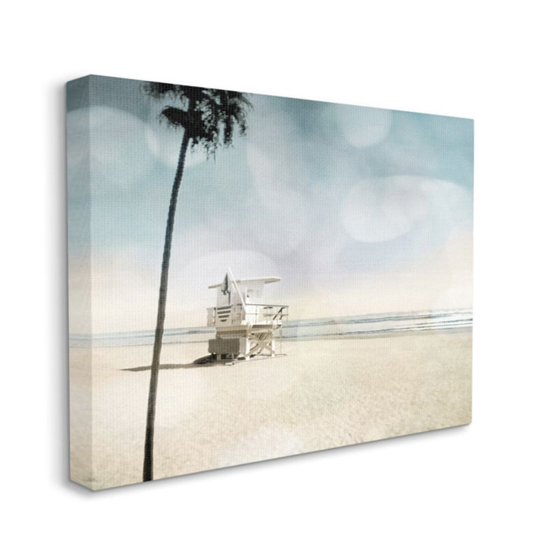 «Empty Beach Coast with Lifeguard Stand» par Devon Davis, reproduction d'art graphique, Toile tendue, H 20 po x l 16 po