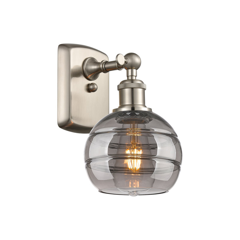 Applique murale 1 lumière Ballston Bienes, H 8,88 po x l 5,88 po x P 7,06 po, Gris fumée clair, Nickel satiné