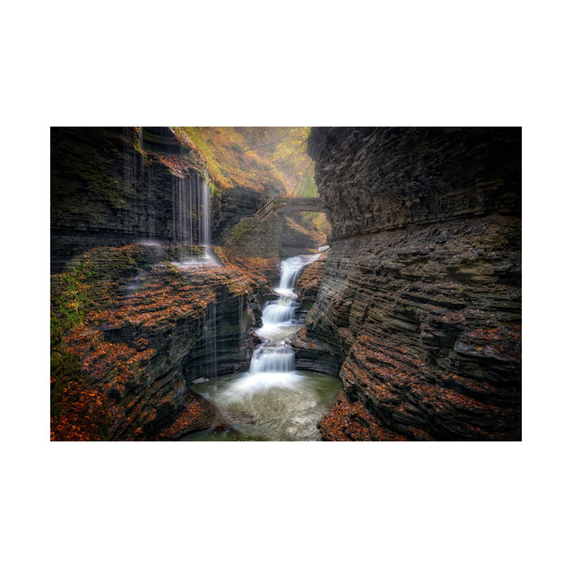 Art mural sur toile tendue - "Autumn at Rainbow Falls" de Rick Berk pour décoration de salon, de chambre à coucher ou de bureau - 16 x 24