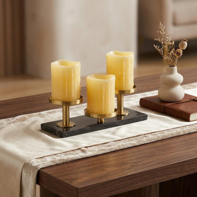 Ensemble de trois bougie pilier sans flamme jaune