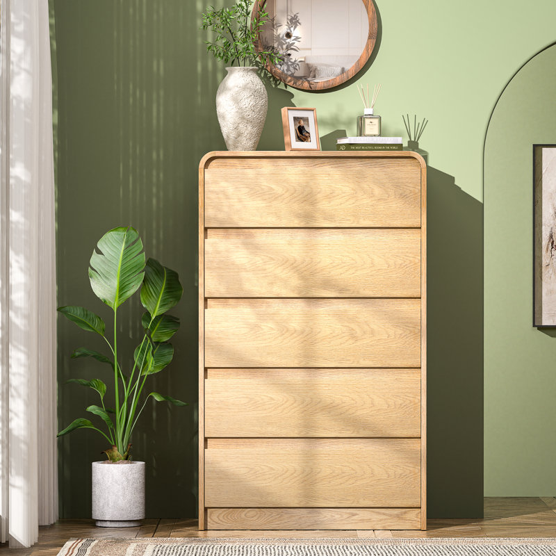 Commode 5 tiroirs, commode en bois naturel avec panneau cannelé et rails silencieux, Brun