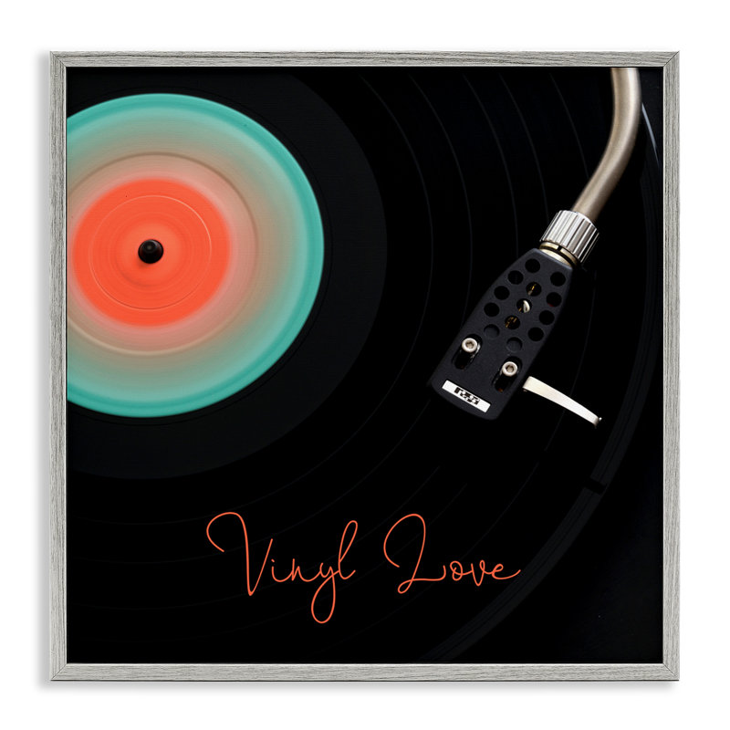 Giclée encadrée de vinyle Spinning, Giclée de ferme grise encadrée, H 17 po x l 17 po