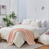 Aeropostale Eloise Eyelash Bedroom Comforter And Matching Sham Set