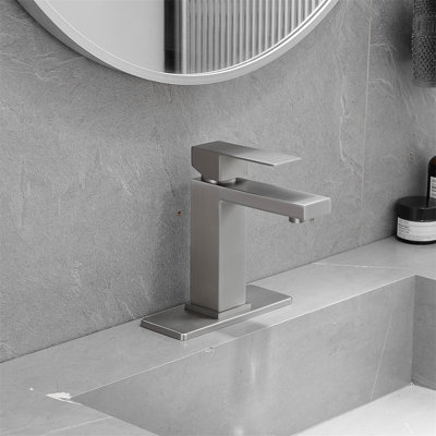 Single-Hole Single-handle Bathroom Faucet with Drain Assembly