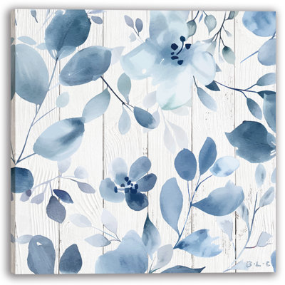 Douces fleurs bleues et feuilles sur bois, art sur toile tendue