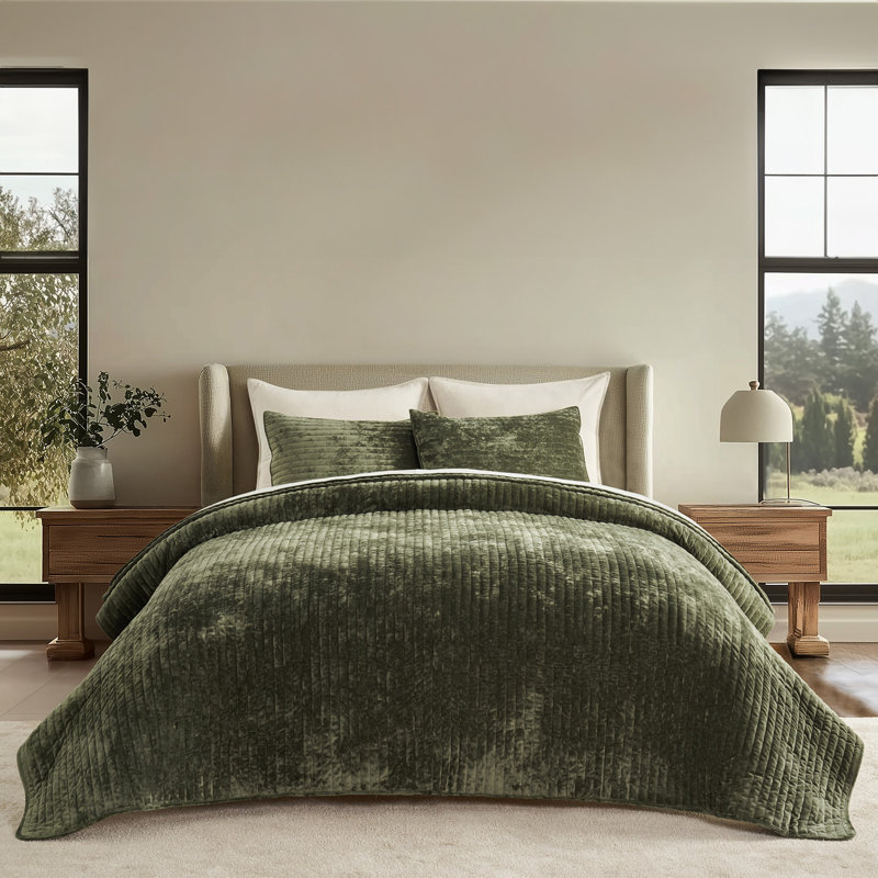 Ensemble de courtepointe Luxe Velvet Channel, Courtepointe grand + 2 taies décoratives, Vert olive