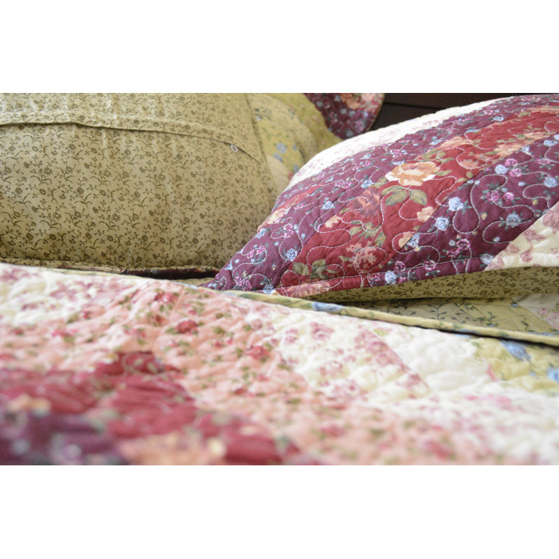 Farmhouse / Country Cotton Floral Quilt, Twin