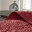 Ensemble de literie réversible pour grand lit rouge - Le rembourrage matelassé en coton prélavé Allure surdimensionné pour un ajustement parfait comprend un couvre-lit et 2 taies décoratives lavables