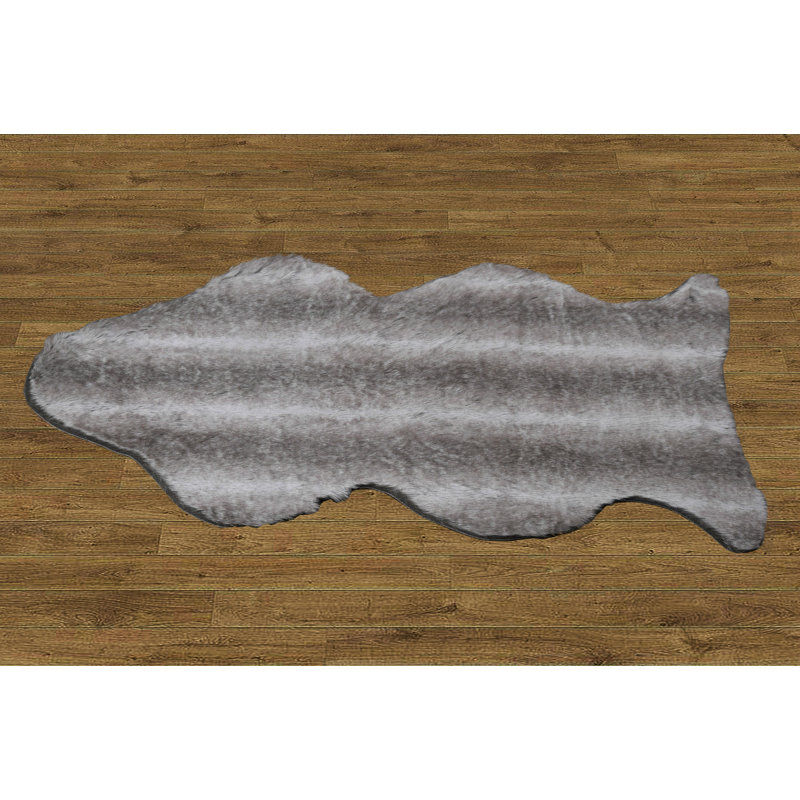 Tapis noir à poils longs Wolf, Nouveauté 2 pi 5 po x 3 pi 9 po