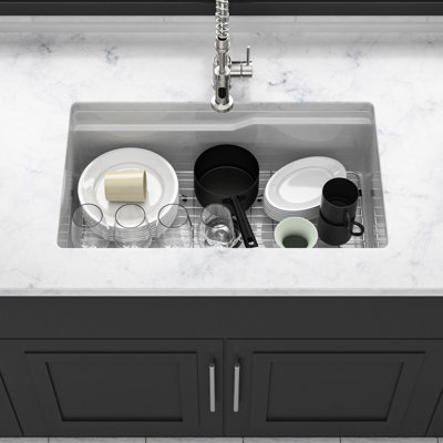 Évier de cuisine en porcelaine blanche à simple cuve 32 po, installation double, rail pour le travail et résistance élevée aux chocs, encastré en profondeur, avec une composition haute résistance permettant d'économiser de l'espace