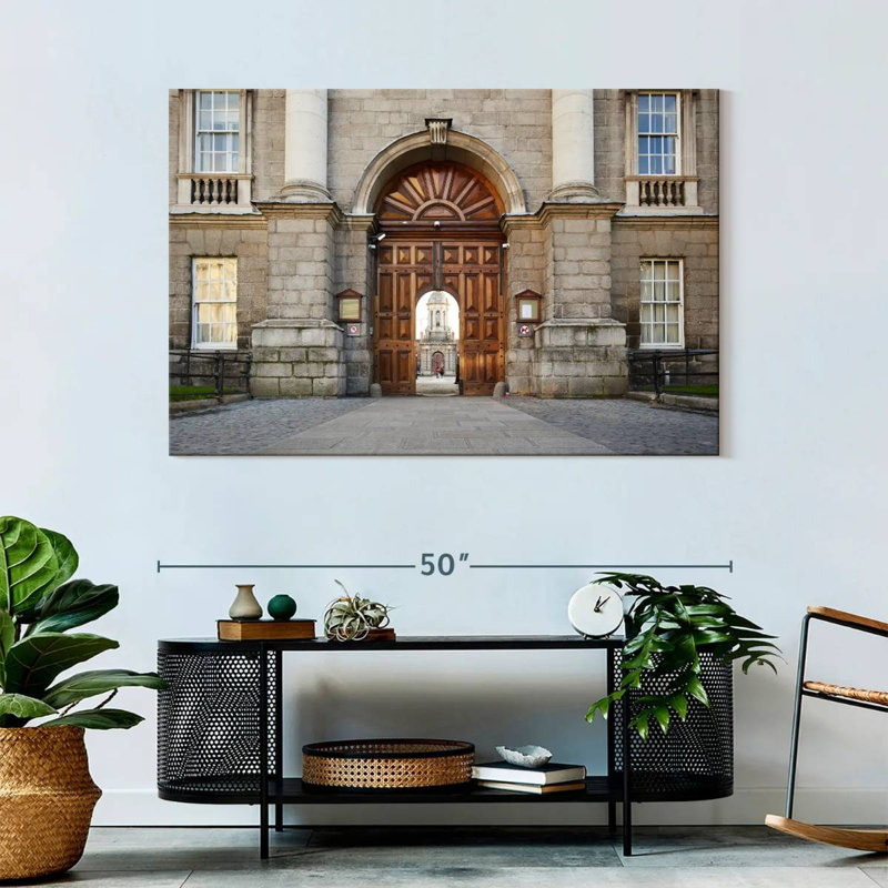 Lilie Trinity College, Dublin, H 32 po x l 48 po