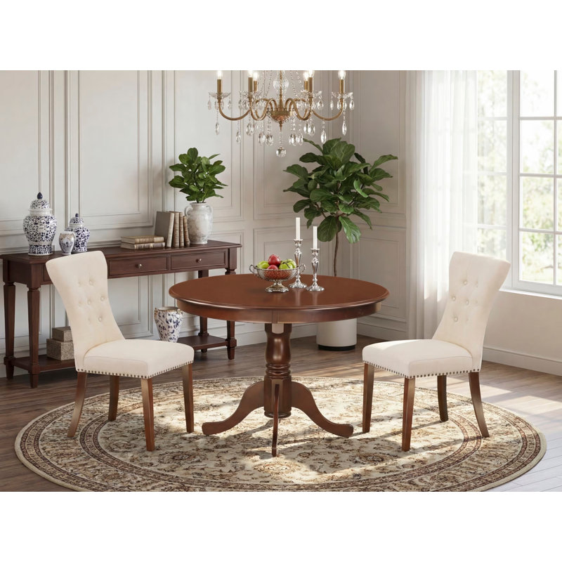 L'ensemble de table de salle à manger 3 pièces comprend une table ronde avec piédestal et 2 chaises rembourrées en tissu de lin beige clair, acajou