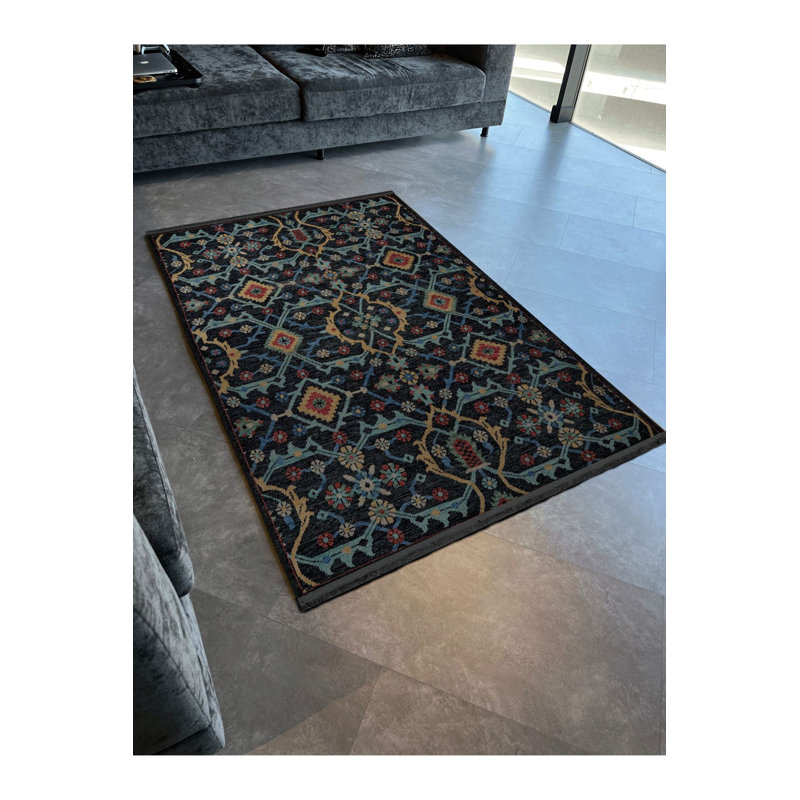 Tapis décoratif multicolore noir à motifs traditionnels, Sous-tapis rectangulaire de 3 pi 3 po x 4 pi 11 po