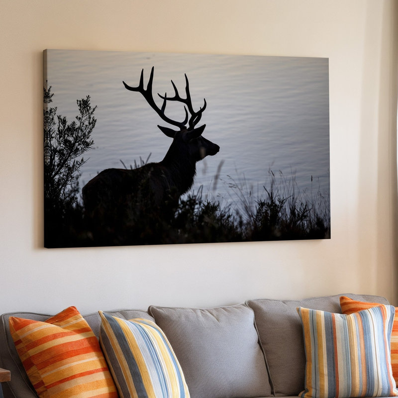 Reproduction d'art sur toile, "Silhouette majestueuse d'un cerf avec des bois impressionnants", H 9 po x l 12 po