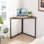Table de bout triangulaire industrielle Janautica, table d'appoint peu encombrante avec structure en métal, table d'appoint compacte pour petits espaces, idéale pour ordinateur portable, salon et chambre à coucher