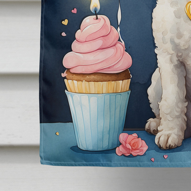 Drapeau «Happy Birthday House», Caniche blanc