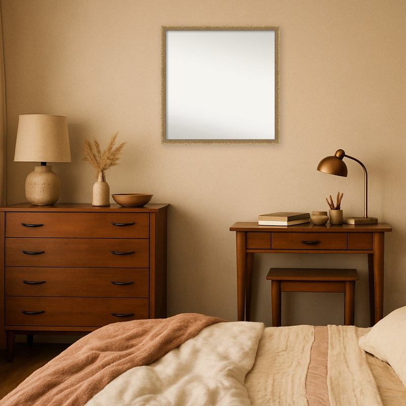 Miroir mural Petronella, 28 in. W x 28 in. H, Castellan Gold
