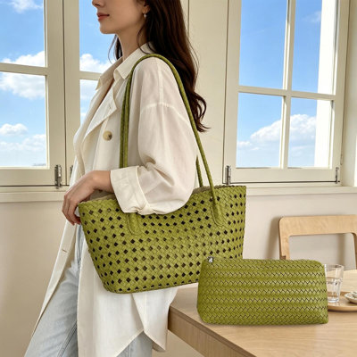 Sac d'école, sac fourre-tout tissé ajouré pour femme, sac à bandoulière élégant, pochette ajourée avec poche intérieure pour les voyages quotidiens à la plage et à la maison.