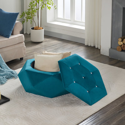 Pouf de rangement en velours bleu à motif diamant, multifonctionnel, utilisable comme repose-pieds, siège et rangement. Dimensions : 86,4 cm (L) x 77,5 cm (l) x 34,3 cm (H). Parfait pour décorer un dressing.