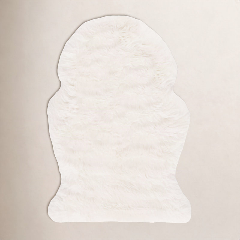 Tapis blanc en peau de mouton fait à la main Mera, Rectangle 2 pi x 3 pi