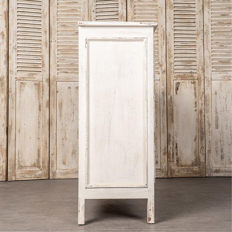 Armoire en bois robuste et élégante pour un rangement et une décoration polyvalents