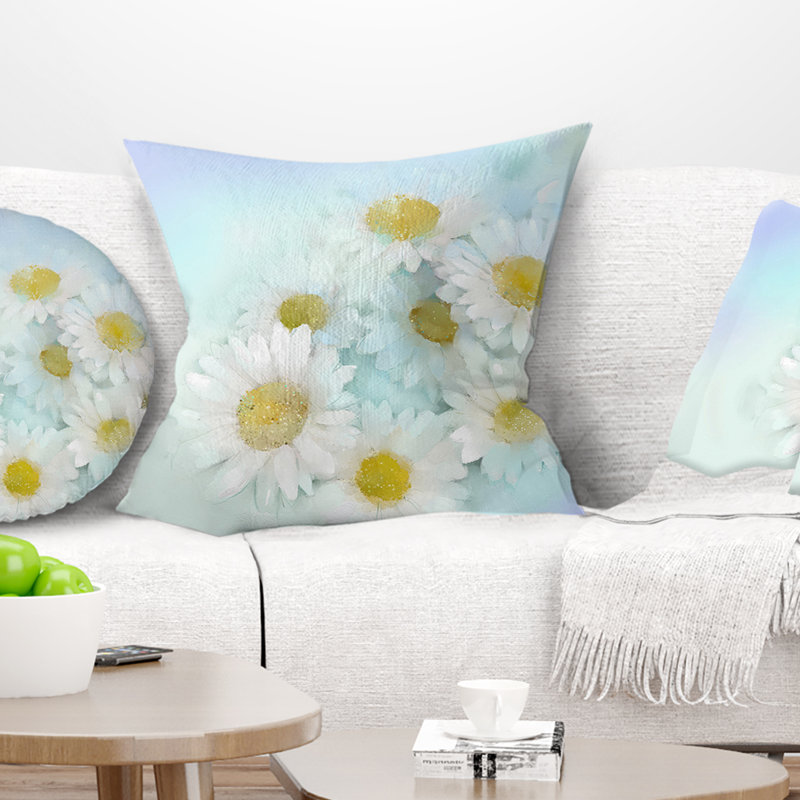 Gerbera blanc sur fond bleu clair - coussin à imprimé floral, 16 po x 1 po, Coussin décoratif