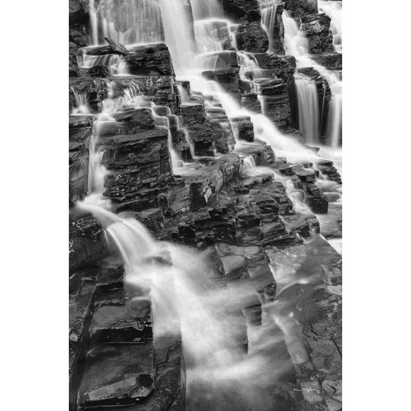 Chutes sur le ruisseau Mcdonald, H 18 po x l 12 po, Non, Toile tendue