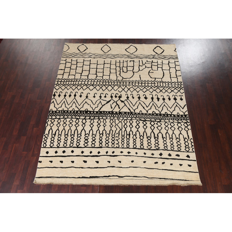 Tapis oriental marocain beige / ivoire / noir à teinture végétale unique noué à la main 8 pi 1 po x 9 pi 9 po