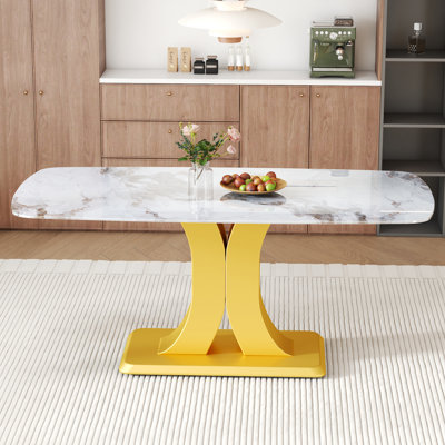 Table de salle à manger moderne minimaliste avec plateau en verre marbré et pieds en panneau de fibres à densité moyenne doré, 71 x 35,4 pouces