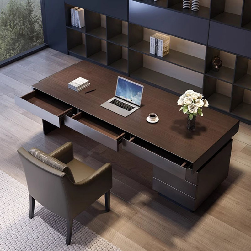 Bureau d'écriture rectangulaire en bois manufacturé brun avec tiroirs, H 62,6 po x l 27,36 po x P 29,33 po
