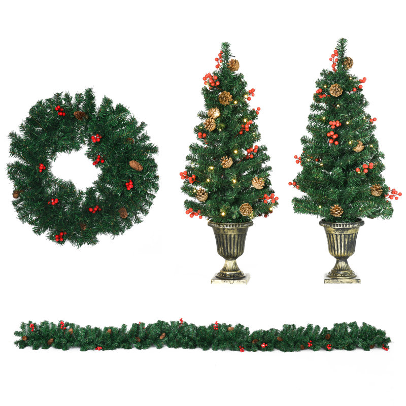 Noël de Noël avec des arbres de style traditionnel, guirlande et couronne
