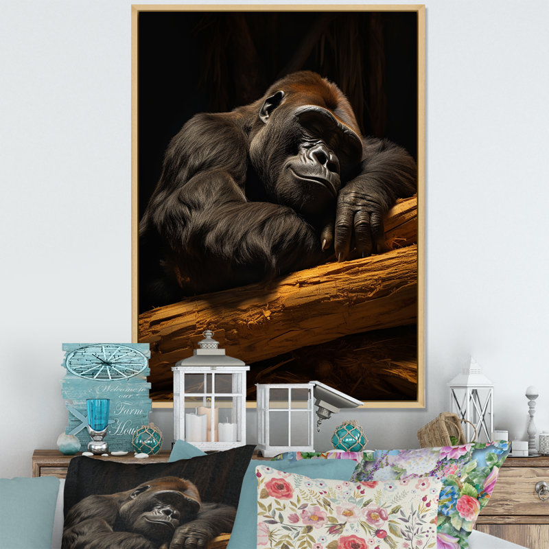 Gorille de la sieste sur toile, Cadre naturel flottant, 32" H x 16" W