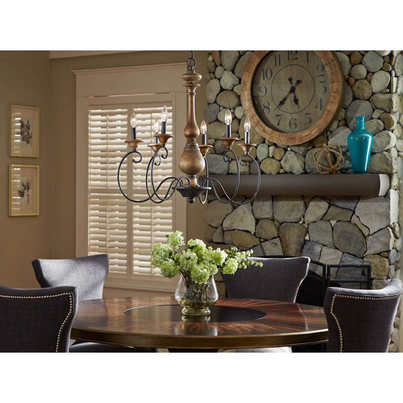 Lustre classique à six lumières de style bougie avec détails en bois Virat