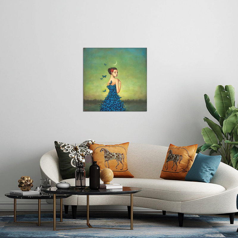 «Metamorphosis in Blue» par Duy Huynh - impression sans cadre, H 24 po x l 24 po x P 0,25 po