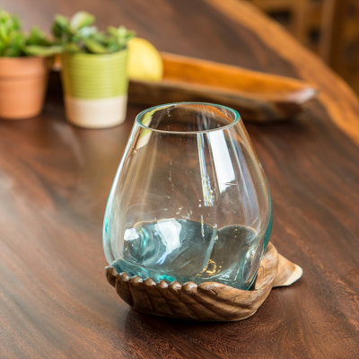 Vase en verre soufflé