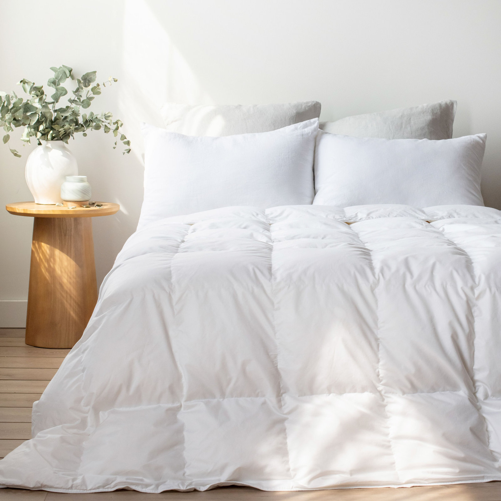 All Season 700 Fill Power Luxury White Duck Down Duvet Comforter Insert, Queen