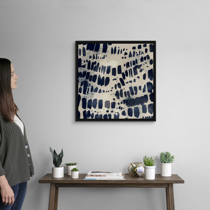 Indigo Markings I par Victoria Barnes - reproduction d'art sur toile, Cadre flottant noir, H 26 po x l 26 po x P 1,75 po