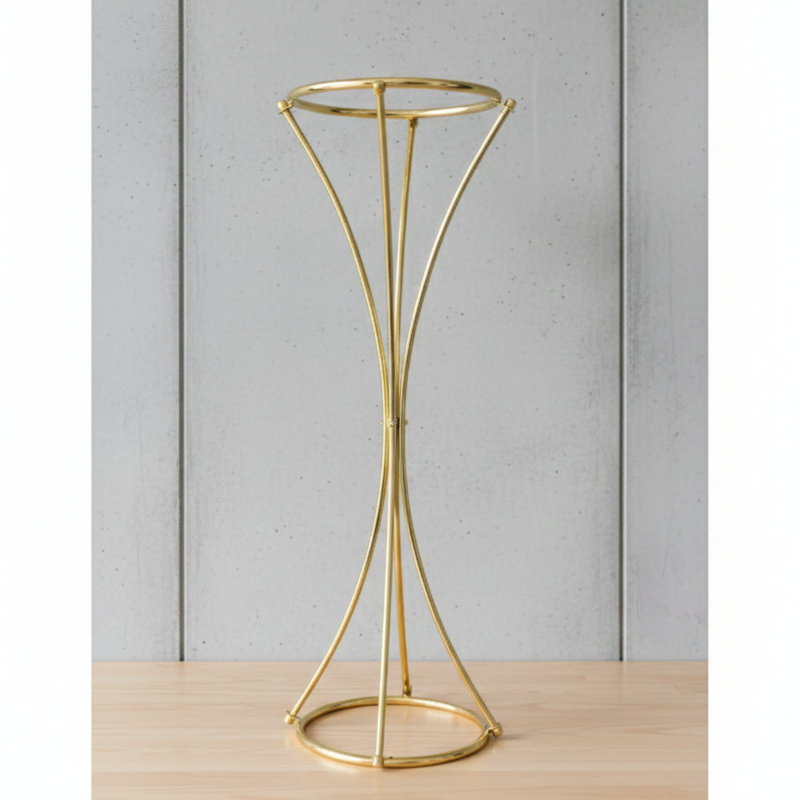 Pot à fleurs en métal doré Trumpet Gold, H 32 po x l 10 po x P 10 po
