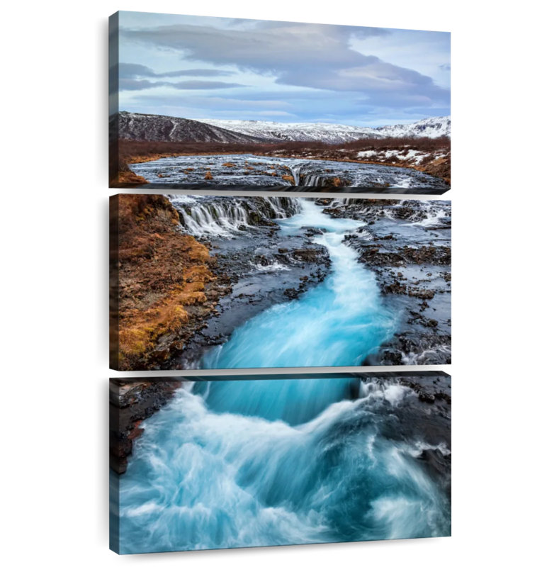 Alvord tourbillonnant en cascades en Islande, H 50 po x l 32 po