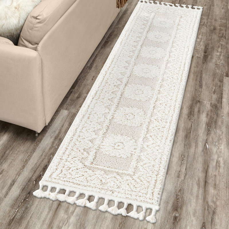Amirah Geometric Machine Woven Polyester Area Rug in Ivory, Runner 2' x 4'1"