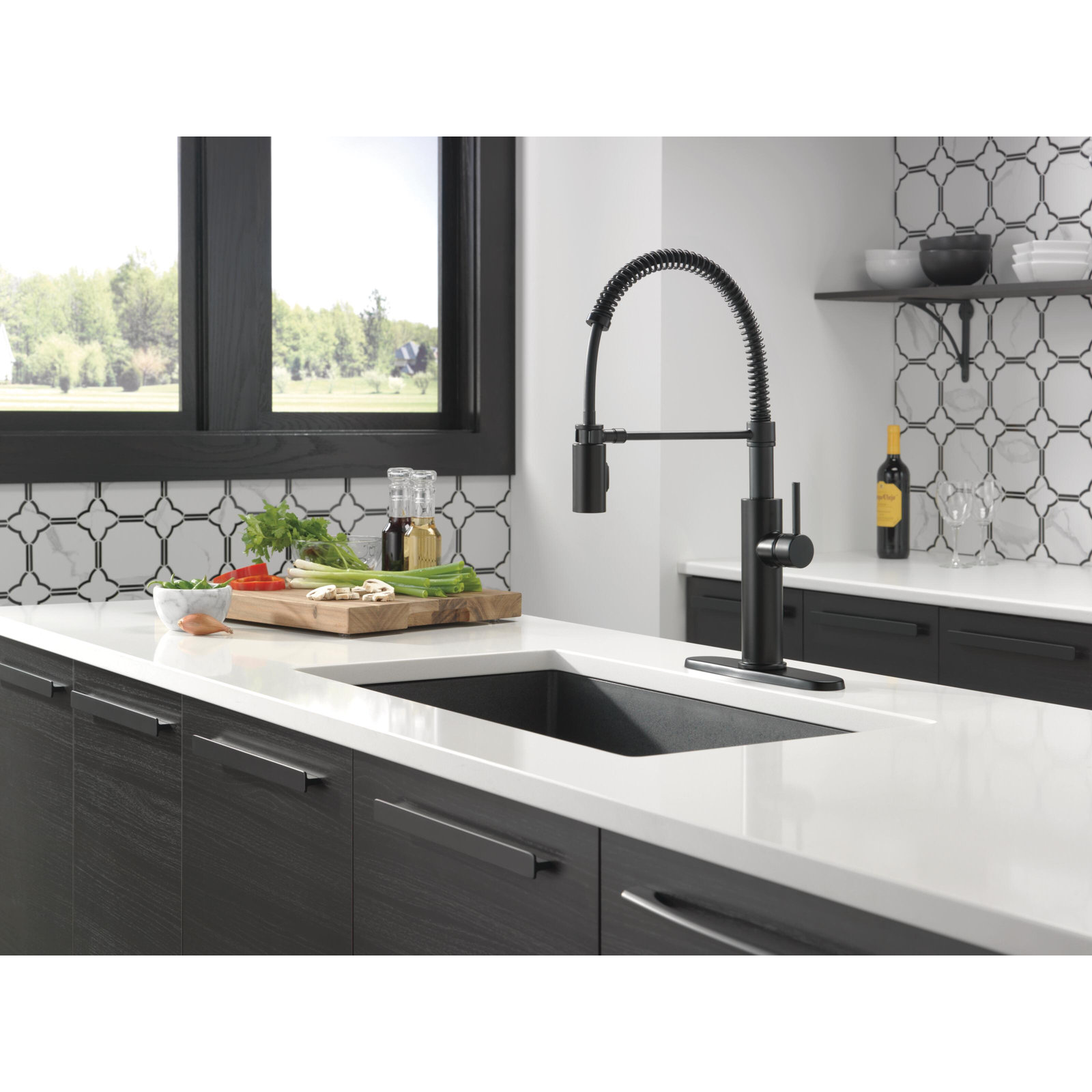 Antoni Commercial Pull-Down Kitchen Faucet, Matte Black