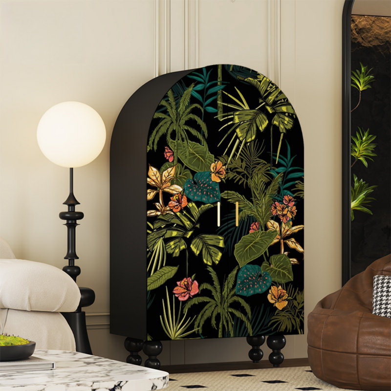Armoire arquée avec tablettes et portes