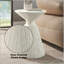 Table d'appoint Duane en fibre de béton blanc naturel, durable et élégante pour un décor moderne et rustique.