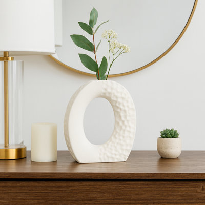 Découpe à finition brute avec ouverture de vase, blanc