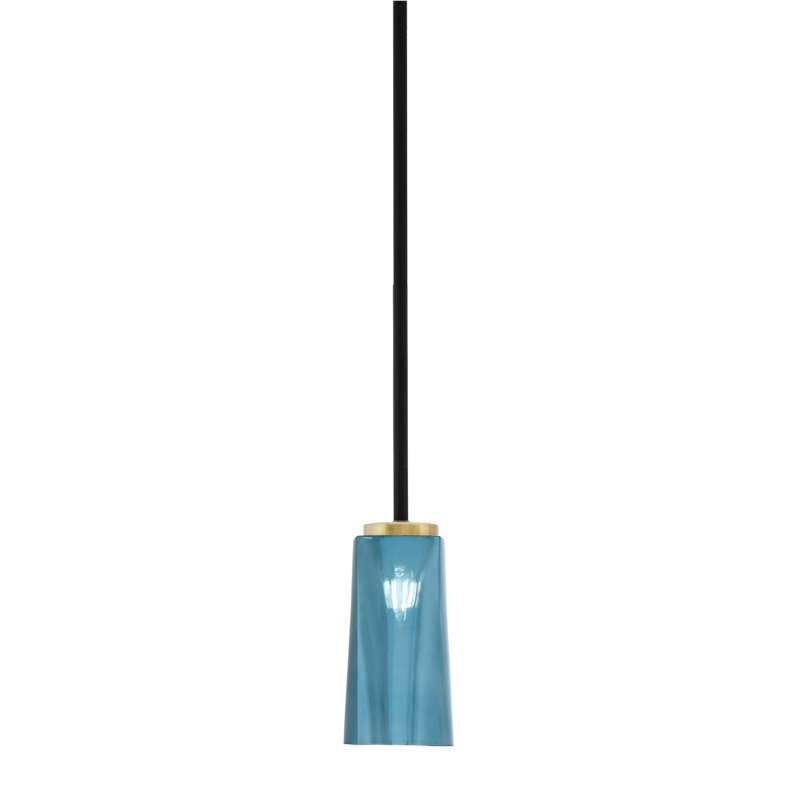 Mini suspension Andice Stem présentée en finition noir mat et laiton New Age, avec un verre dégradé bleu de 12,7 cm de largeur x 24,8 cm de hauteur.