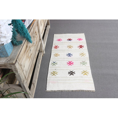 Tapis en chanvre d'inspiration rétro tissé à la main de style turc avec des motifs anotoliens complexes pour toute pièce en blanc éclatant