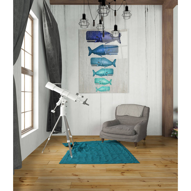 «Whale Family Blue On White» par Fab Funky, art mural en verre acrylique, H 36 po x l 24 po x P 0,2 po